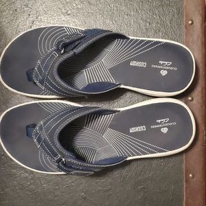 Clark's cloudsteppers flip flops